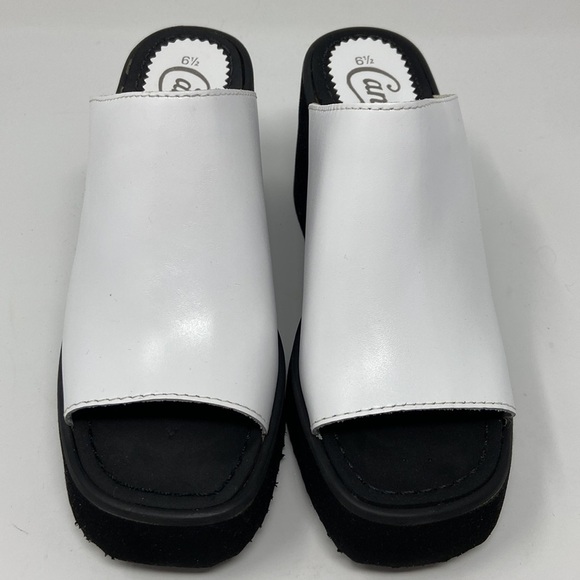 Y2K Candies White Leather Wedge SIZE 6 1/2 New in Box! - Picture 4 of 8